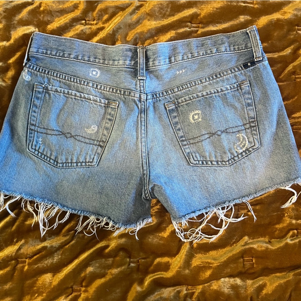 Lucky Cutoff Distressed Jean Shorts 6 - Picture 5 of 8